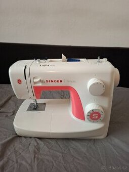 šicí stroj Singer Simple 3210