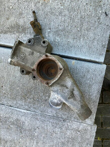 Těleso vodní pumpy OCTAVIA, FELICIA s ventilem topení