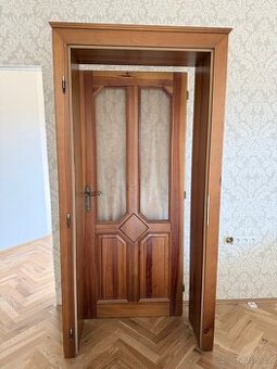 Dveře masiv borovice