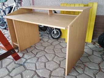 Prodám psací stůl