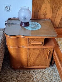 Noční stolky z masivu