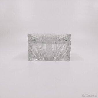 Broušená dóza na bonbóny