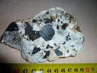 Kámen, minerál, nerost - hastingsit