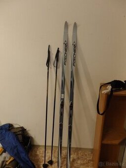 Lyže běžecké Fischer, hůlky Masters, lyžáky Rossignol