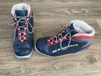 Boty na běžky / běžkařské boty Madshus vel. 38 / 37 NNN