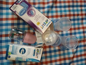 Philips AVENT,Babylov,..

AVENT + Babylov skleněná láhev.
