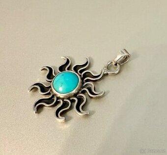 Stříbrný (Ag) přívěsek s tyrkysem – slunce, sleva 1100 Kč.
