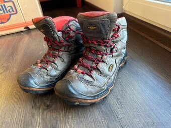 Trekové boty Keen 42,5