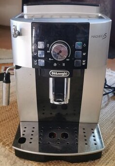Prodám PRESOVAR DeLonghi Magnifica S ECAM 21.117.SB