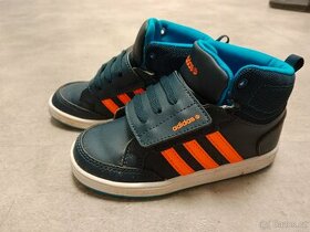 Dětské botasky Adidas, vel. 26