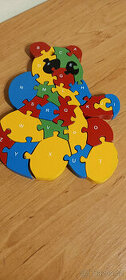 Dřevěné puzzle -  barevný medvěd 26 dílků