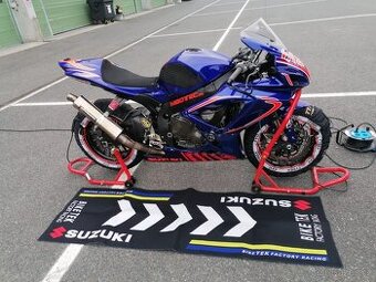 Suzuki GSX-R 750 k7