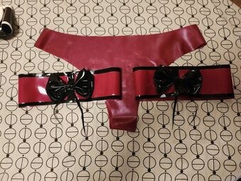 Latex kalhotky s podvazky