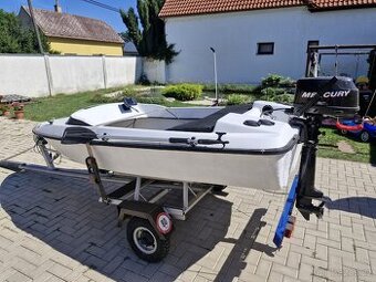 Otevřená loď i na rybaření s vozíkem - 1