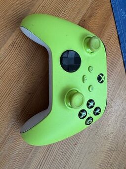 Xbox ovladač model 1914
