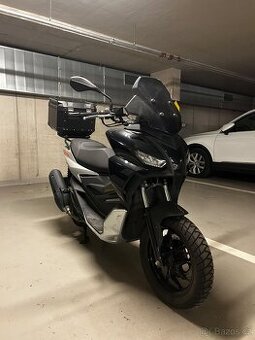 Aprilia SR GT 125 - Praha - Garážované