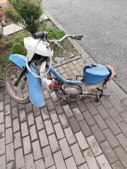 Jawa pionýr a Mustang