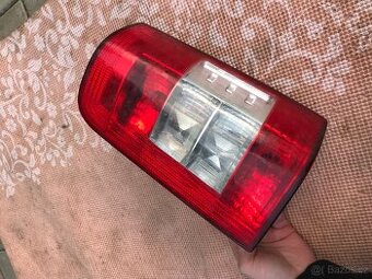 Pravé zadní světlo Citroën Berlingo 1.gen., pěkné