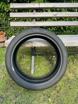 Letní pneu 225/40R19