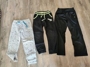 Tepláky decathlon vel. 122, 127