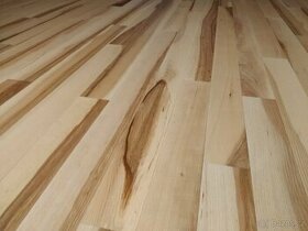 4 m2 krásné jasanové vrstvené podlahy