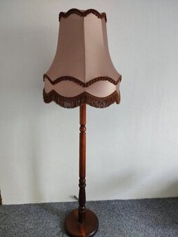 Stojací lampa