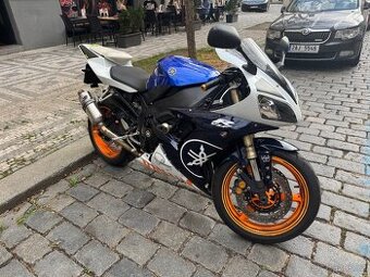 Yamaha R1 RN-09