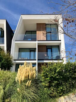 Luxusný a dizajnový apartmán pri jazere v Penati Golf Rezort
