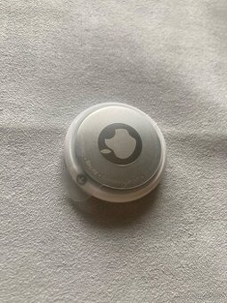 Apple AirTag lokátor