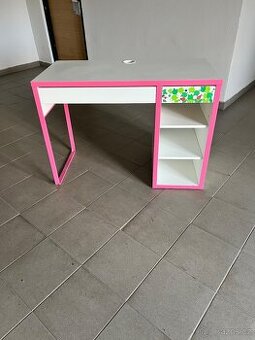 Prodám dětský psací stůl IKEA