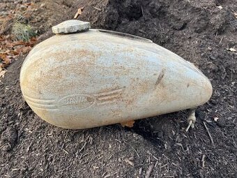 Nádrž Jawa perak komunista