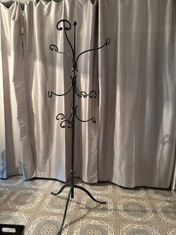 Prodej věšáku na šaty - kovářská ruční práce