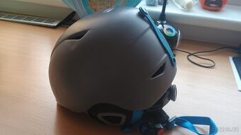 Lyžařská helma, přilba