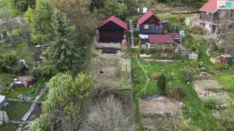 Chata 18 m2, s pozemkem 488 m2, Březnice