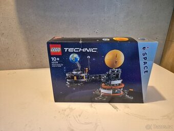 Lego Technic, planeta zeme a měsíc