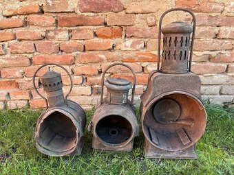 Staré kovové petrolejové lucerny