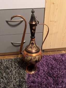 Starožitná nádoba