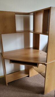 Kancelářský stůl