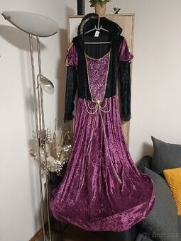 Dámské dobové šaty