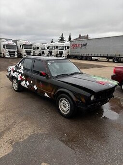 Kastle bmw e30 sedan na drift, bez motoru