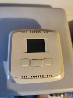 Digitální termostat ABB k podlaze s čidlem