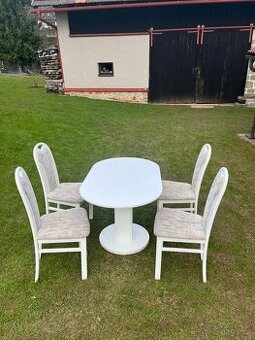 Oválný stůl + 4 polstrované židle