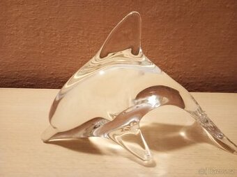Skleněný delfín