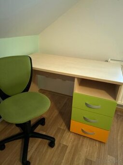 prodám dětský stůl + židle