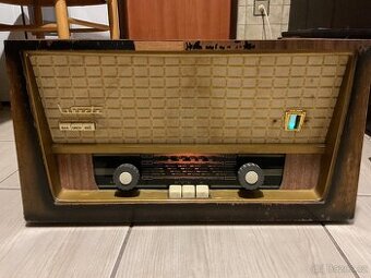 Elektronkové rádio Tesla Liberta