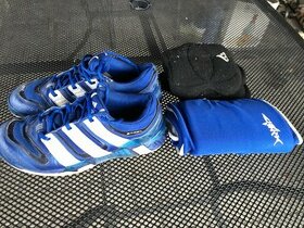 Adidas boty sálovky + 2x chrániče