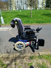 Elektrický invalidní vozík Handicare PUMA Yes