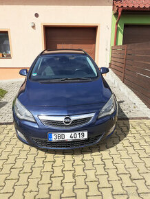 Opel Astra 2.0 nafta, 118 kw