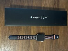 Apple Watch Nike Series 6 44 mm Silver Aluminium Case