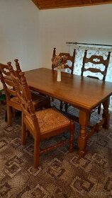 MASIV Jídelní stůl + 4 židle